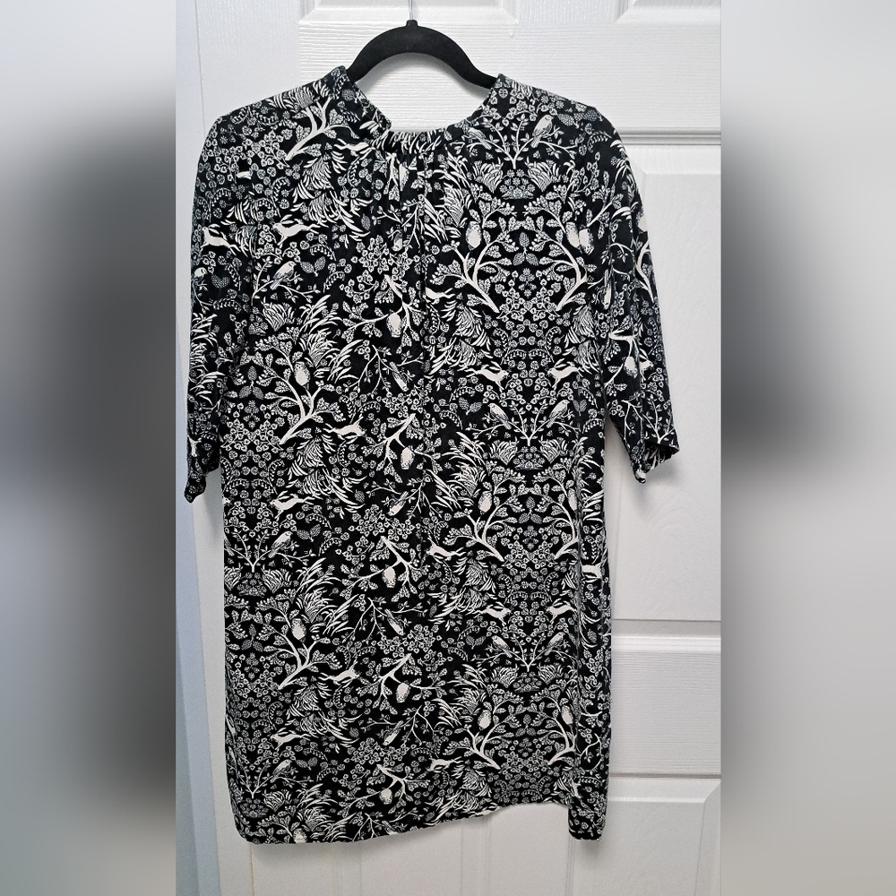 Old Navy Black and White Casual Button Down Shirt - Picture 1 of 4